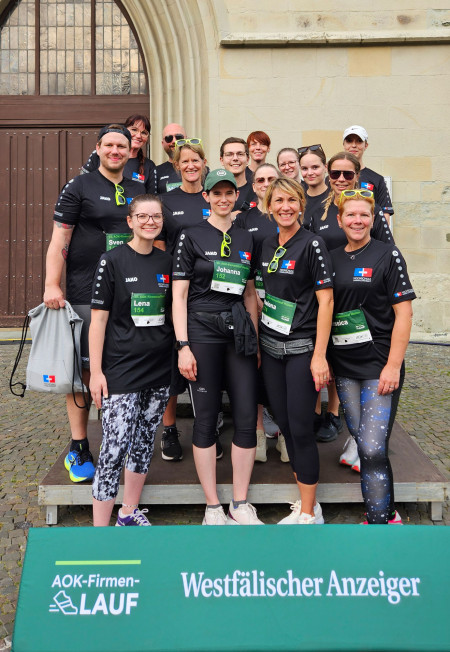 HSHL-Team beim Firmenlauf 2024 - Gruppenfoto