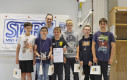 Olaf Schorr, Leiter der Roboter-AG, und sein Team von der Sekundarschule Wadersloh gewinnt den Sonderpreis