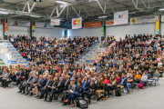 Volle Ränge in der Westpress Arena in Hamm bei der Zentralen Erstsemesterbegrüßung.